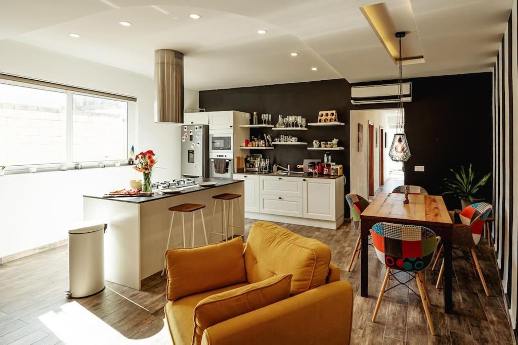 Luxury Designer Penthouse With Private Jacuzzi Διαμέρισμα Σλιέμα Εξωτερικό φωτογραφία